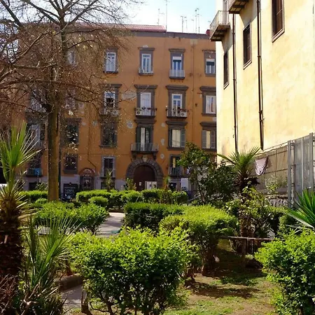Domus Donnaregina Apartment Naples