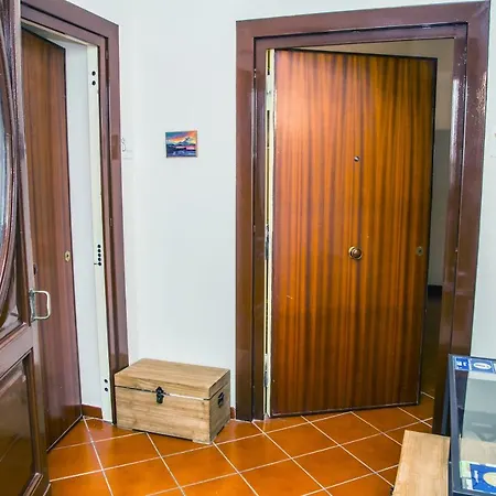 Domus Donnaregina Apartment *